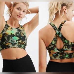 EUC- Fabletics ‘No-Bounce’ Pull On Sports Bra in ‘Tie Dye Trip’